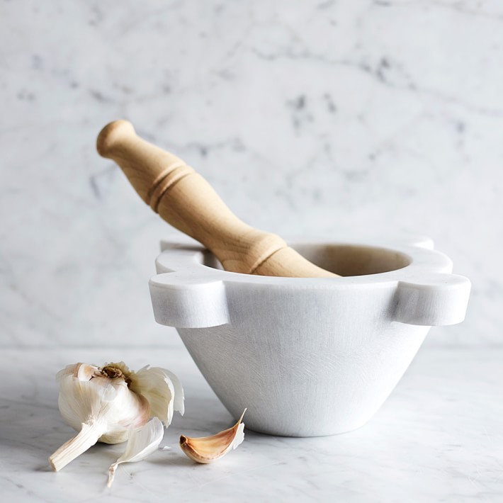 https://www.cookly.me/magazine/wp-content/uploads/2020/12/marble-mortar-pestle-olive-wood.jpg