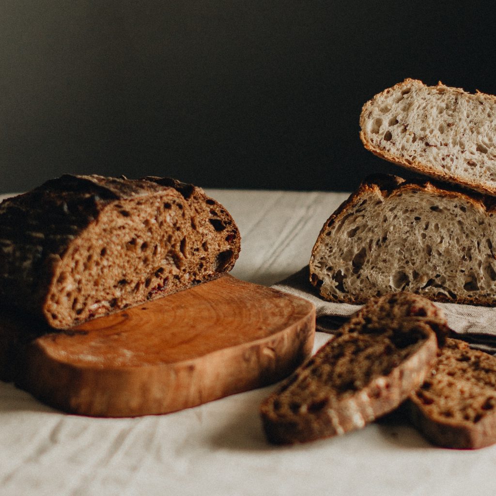 https://www.cookly.me/magazine/wp-content/uploads/2023/05/bread-slices-on-table-1024x1024.jpg