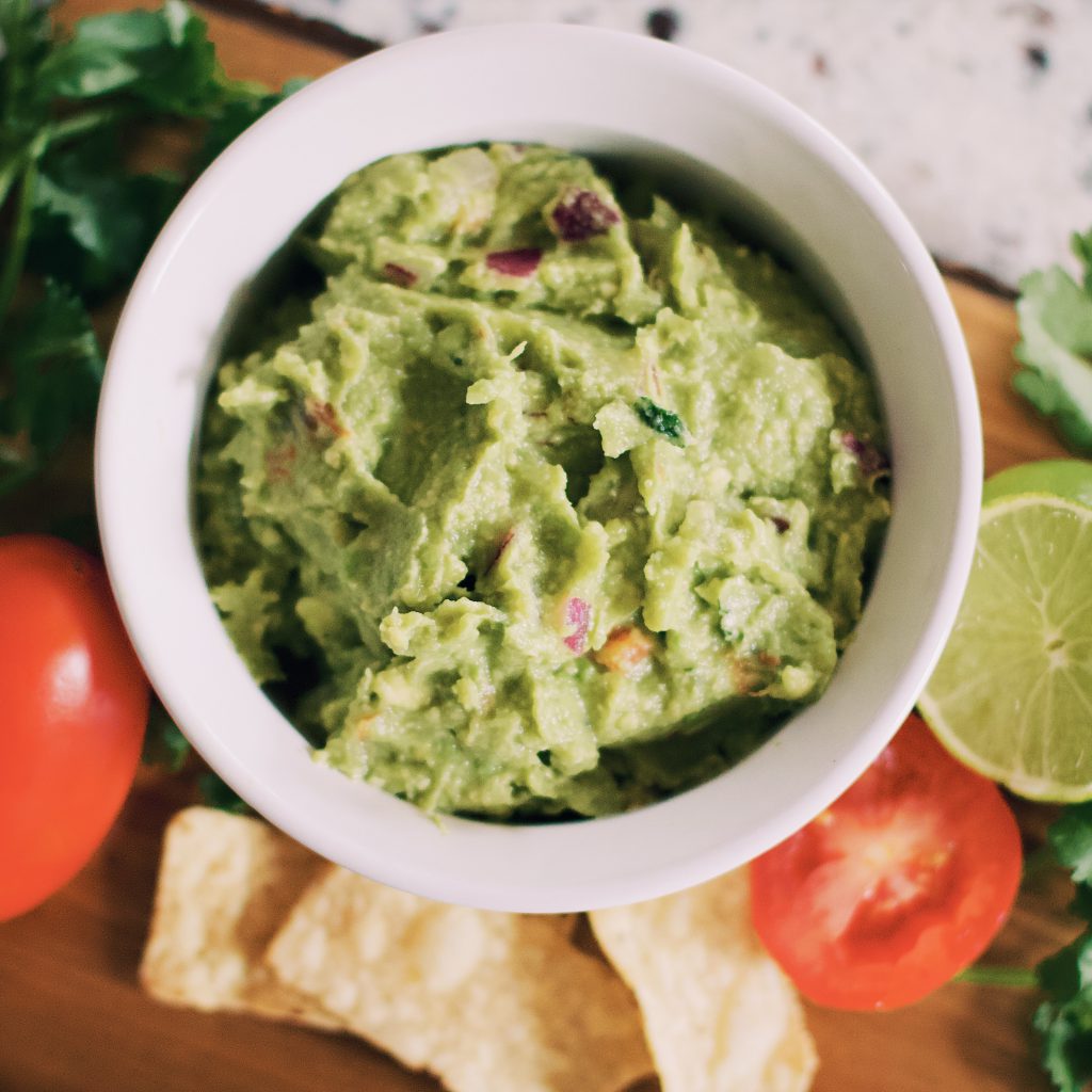 Delicious and Creamy Guacamole Recipe - Cookly Magazine